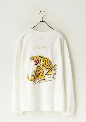 테일러 토요 롱 슬리브 T셔츠