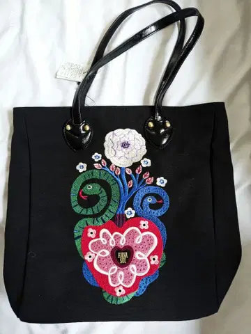 안나수이 자수 토트백