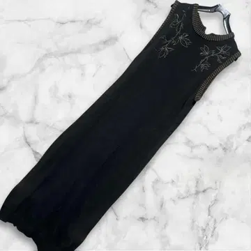 최근 willfully embroidery flower knit OP