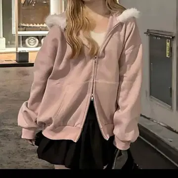 continuer de NICE CLAUP 라메키라키라 퍼 후드티