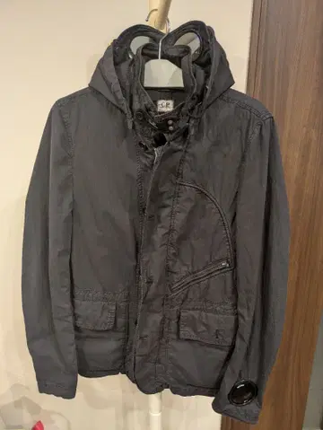 C.P. Company 다크 그레이 자켓