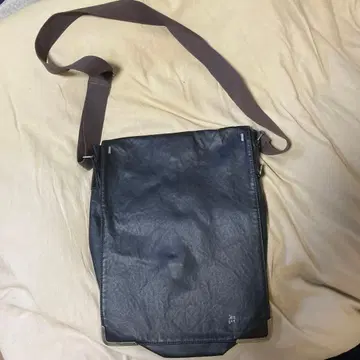 장 폴 고티에 블랙 가죽 숄더백