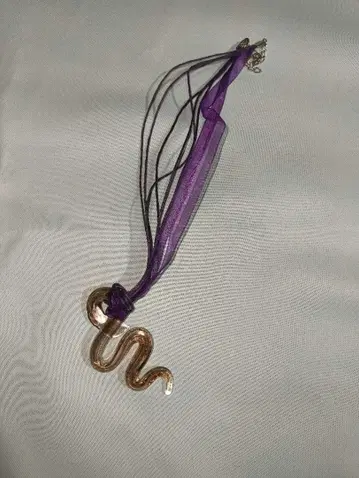 베네치아 뱀 펜던트 목걸이 유리