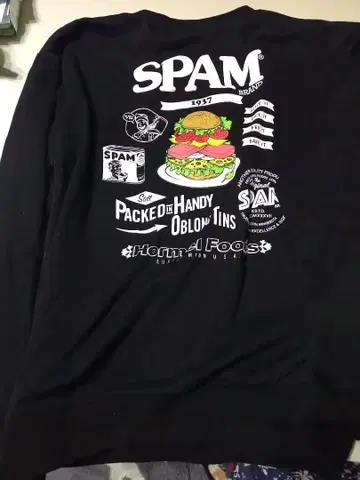 레어 4L 택 포함 새상품 속기모 SPAM 프린트 맨투맨 4L