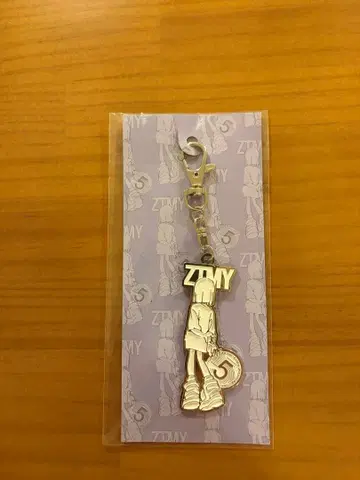 계속 한밤중이면 좋을 텐데. ZUTOMAYO 5TH 키체인 니라 화이트