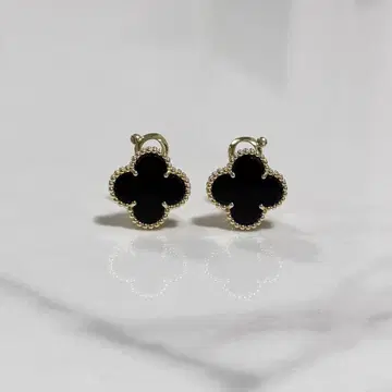오닉스 클로버 네잎 귀걸이 YG