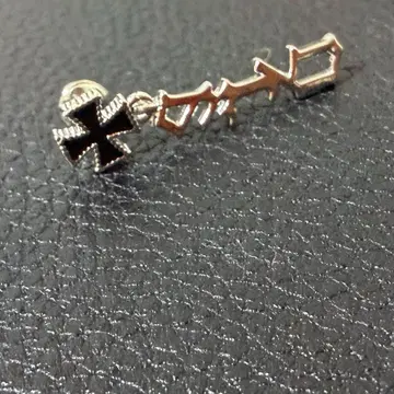 enfant riches deprimes 실버 크로스 디자인 귀걸이