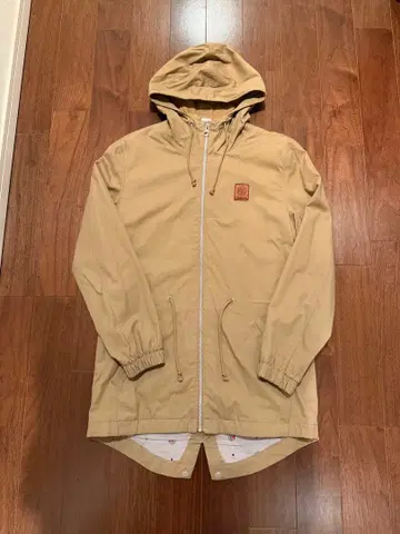 [ 레어 ] 리복 피쉬테일 스프링 코트 베이지