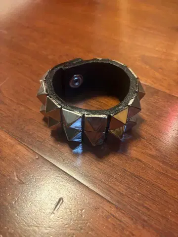 스터드 리스트 밴드 가죽 리스트 밴드 찡 장식