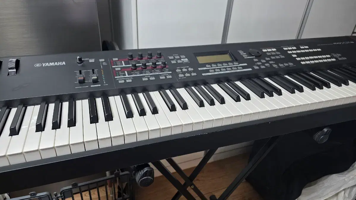 ヤマハMOXF8 88鍵盤シンセサイザー
