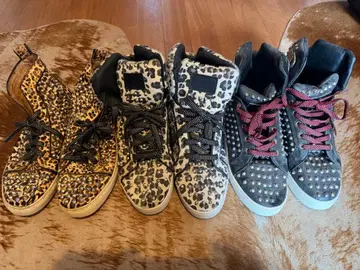 레오파드 무늬 스터드 하이컷 스니커즈