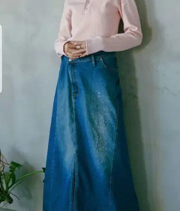 [새상품] SOMETHING 크로스 허리 슬릿 스커트 글리터