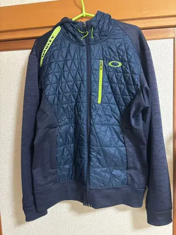 OAKLEY 네이비 퀼팅 자켓