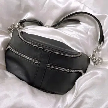 새상품급 ADRER 체인 바디백