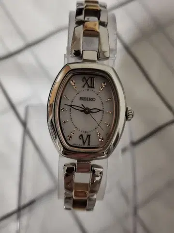 새상품급 작동품 SEIKO 세이코 솔라 V117-OEDO 손목시계