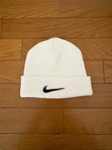 나이키 90s 화이트 니트 모자