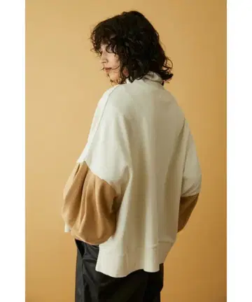 Herin.CYE 해린 도트 사이 맨투맨 트레이닝복