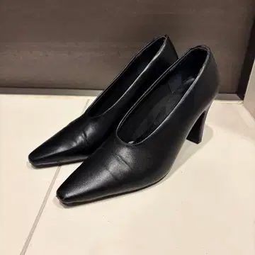 louren 스틸레토 펌프스