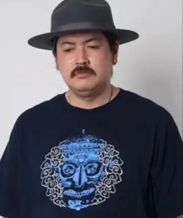 명작 텐더 로인 티베탄 스컬 네이비 M 사이즈 호스슈