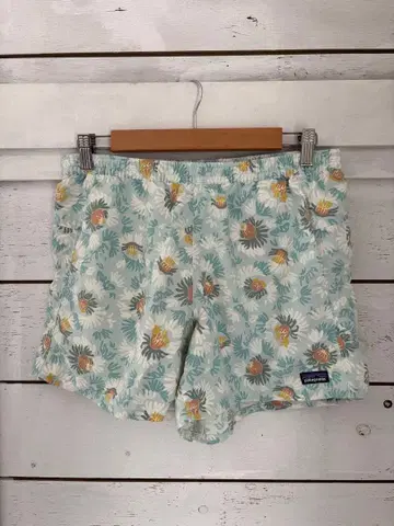 [새상품급] Patagonia 꽃무늬 숏팬츠 M 사이즈