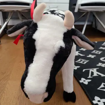 소 봉제 인형 빨간색 리본 포함 길이 70cm 높이 40cm