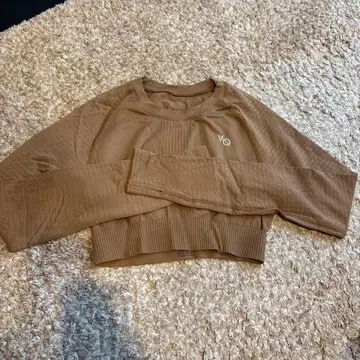 [ 미사용 새상품 ] vanquish fitness 크롭 상의 브라운