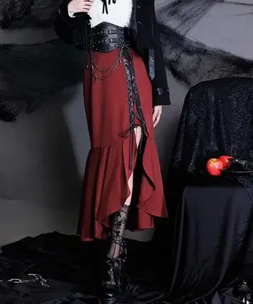 NIBBLE POISON 머메이드 스커트