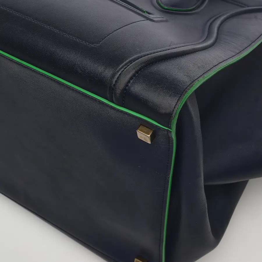 Celine Phantom Luggage包