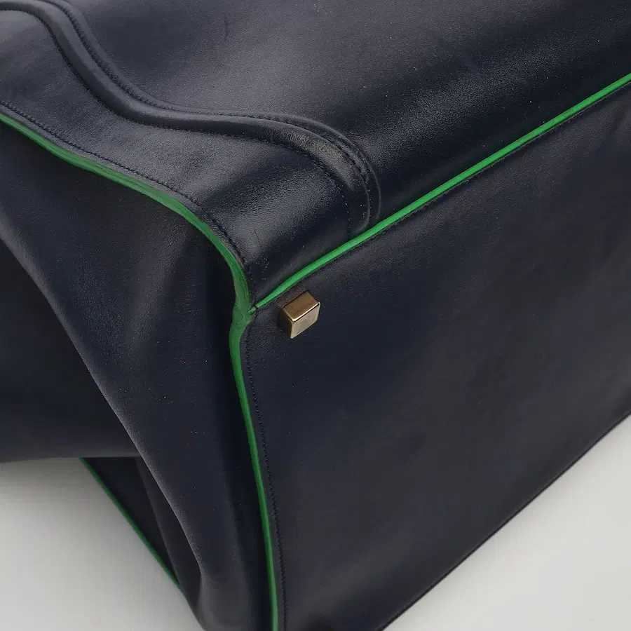 Celine Phantom Luggage包