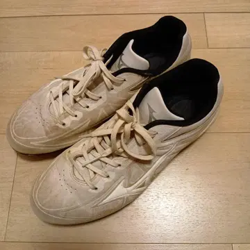 Mizuno 화이트 스파이크