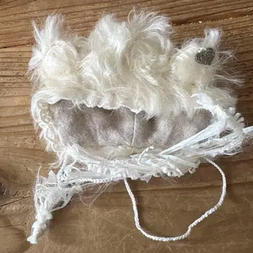 오비츠 11 화이트 퍼 동물 귀 달린 인형 모자