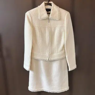 아이보리 셋업 QUEENS COURT