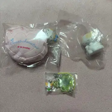 산리오 마쉬멜로우처럼 폭신폭신한 냥코 시크릿 클로버 스트랩