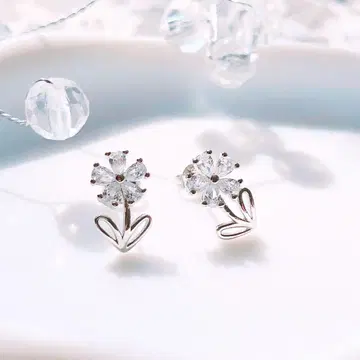 138Rn SV925 귀걸이 CZ 다이아 플라워 실버 작고 고급스러움