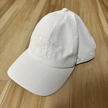 herlipto Scoop and Escape cap petal