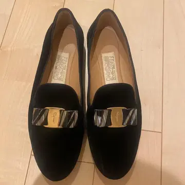 새상품급 페라가모 펌프스, 로퍼