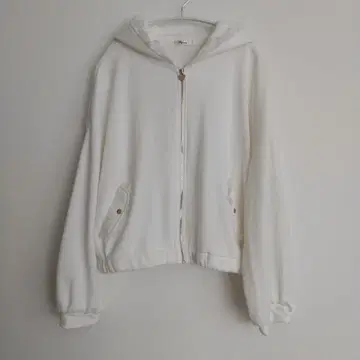 Avail Majoretty 토끼 귀 후드티