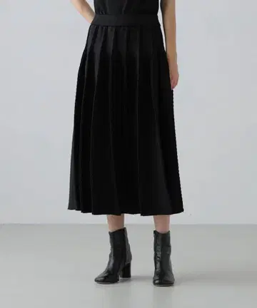 어도어 새상품 입체적인 아티산 스커트