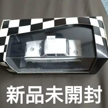 Lotus Cortina Mk I 1/43 MINICHAMPS