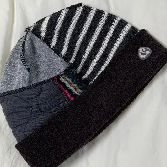 COYSEIO PATCHWORK BEANIE グレー 【公式通販】