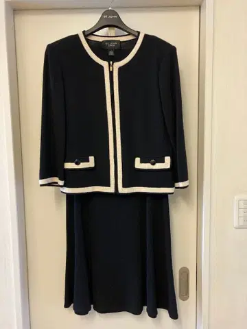 ST. JOHN 세인트존 캐비아 니트 셋업 투피스 블랙