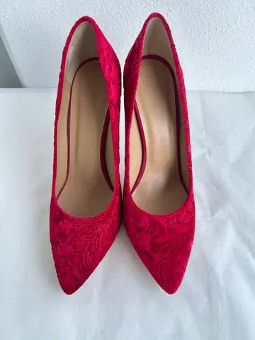 미사용 새상품 빨간색 벨벳 스틸레토 하이힐 26.5