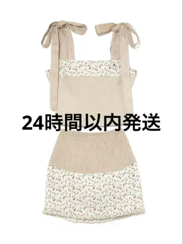 andmary Charlotte flower set up