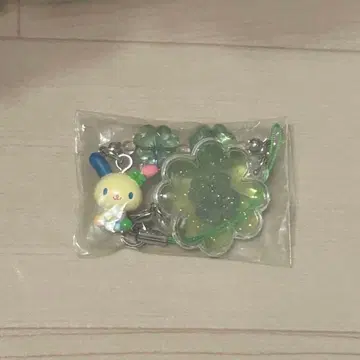 산리오 시크릿 클로버 스트랩 우사하나