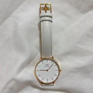 다니엘 웰링턴 화이트 가죽 쿼츠 손목시계