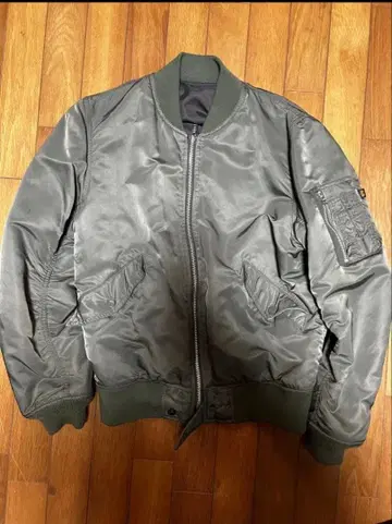 알파 인더스트리즈 MA-1 올리브 M