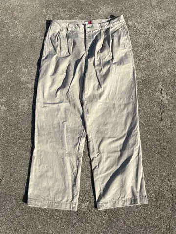 구제 의류 Tommy Hilfiger 베이지 치노 팬츠 W33L34
