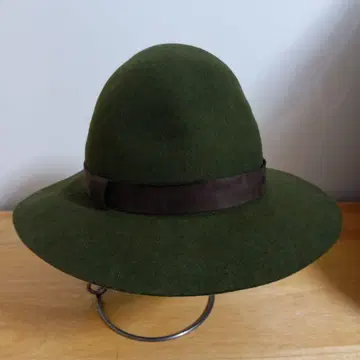 루드 갤러리 MUSIC IS EVERYTHING 울 햇