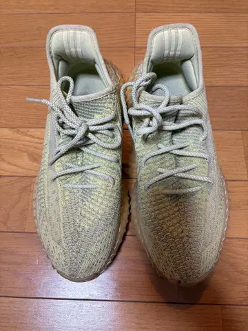 Yeezy 350 크림 컬러