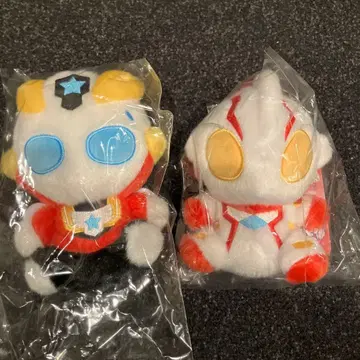 미사용 새상품 울트라맨 폭신폭신 앉은 봉제 인형 메비우스 타이타스